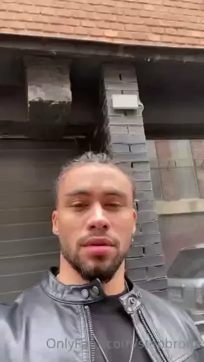 Send me a kiss if you love me 