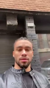 Send me a kiss if you love me