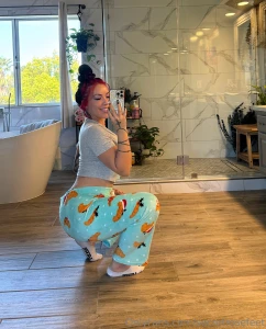 Rise n ache for me baby i couldn t help myself woke up feelin extra