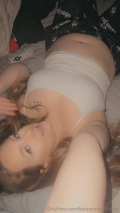 Just a girl who likes to watch scary movies amp do naughty things in