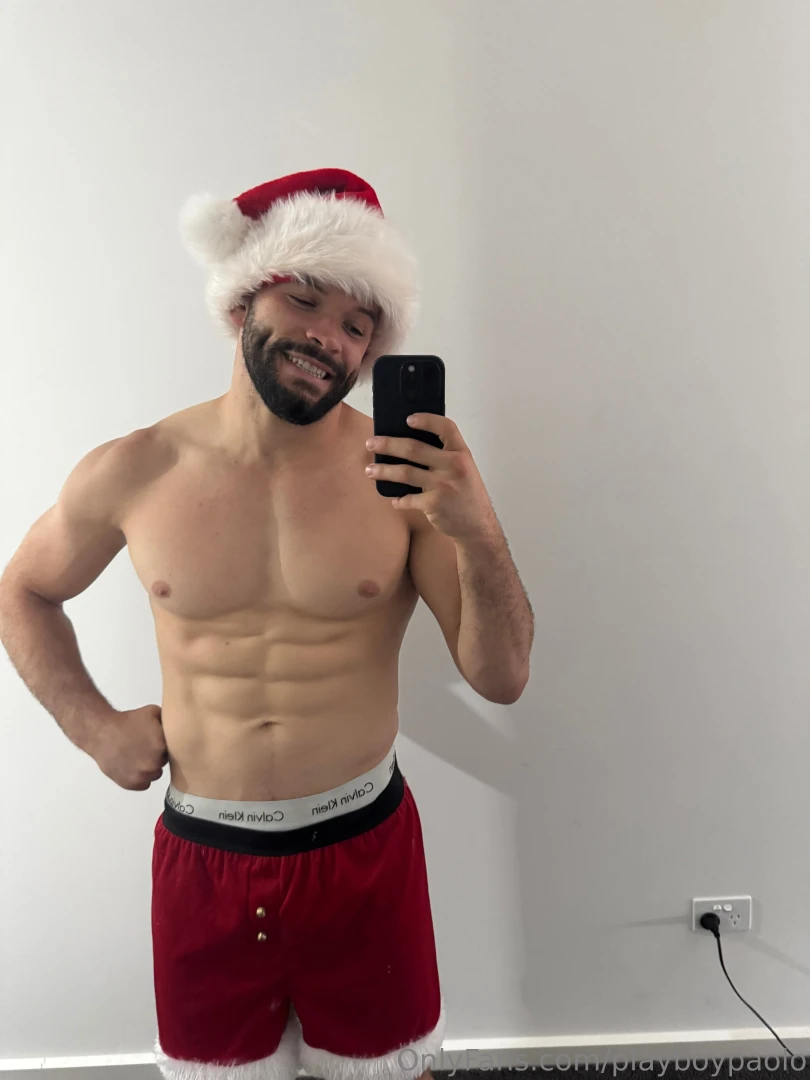 Santa looking for some ho ho hos 