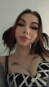 Merry christmassss ill be more active soon lt 3