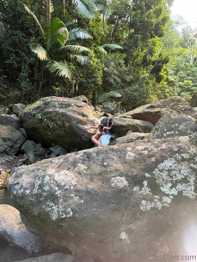 If you look closely you ll see me in all my natures glory 