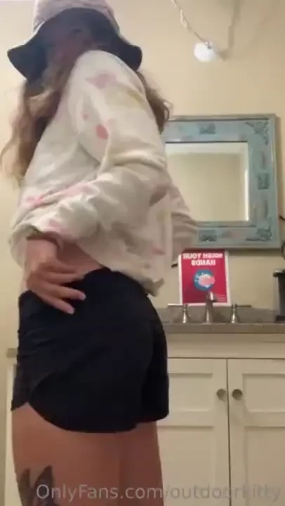 A lil sexy throwback to when i had long hair part 2 