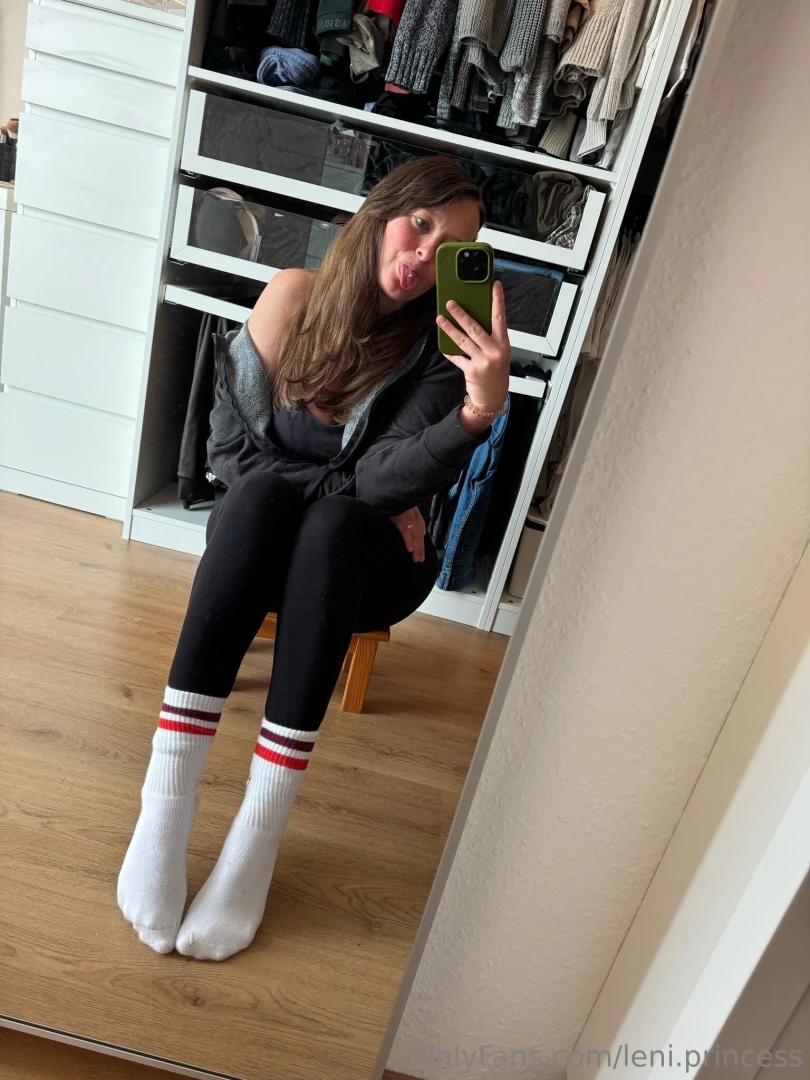 Here i am again and still there be sure you won t get rid of me 