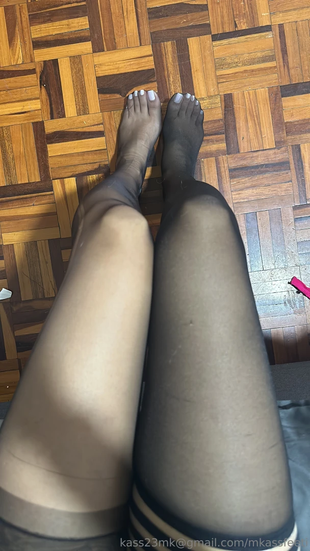 Need a pedicure and manicure asap im so sad send help 