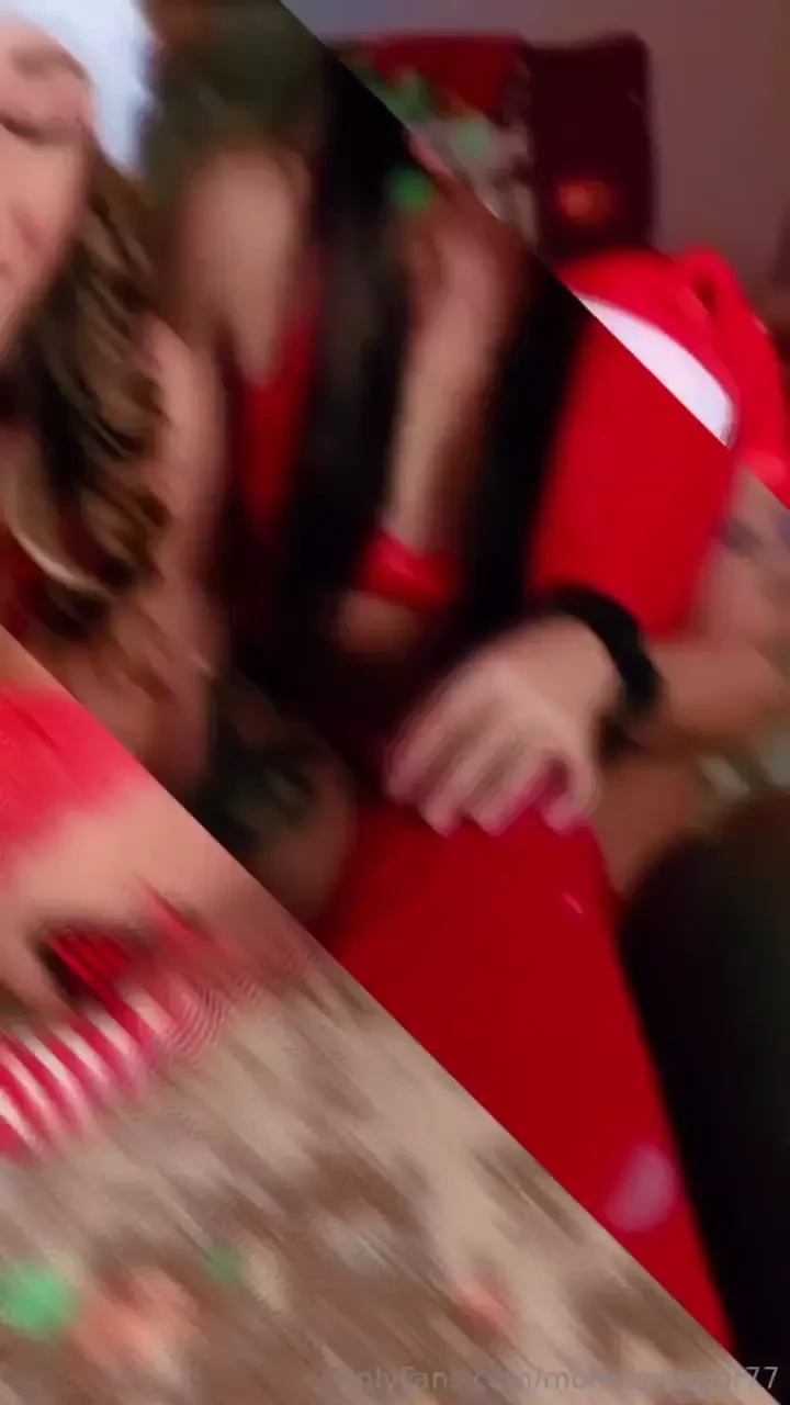 Can we jingle your bells imeagan91 https onlyfans com momnextdoor777 