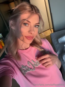 Maybe i m just a girl who posted selfies and other pics or maybe i m a