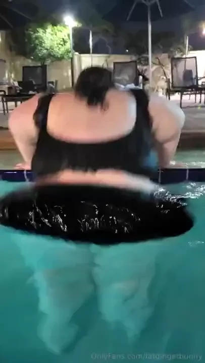 Just a lil bit of fun at the pool part 1 