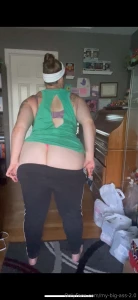 Strip down my pants for you babe