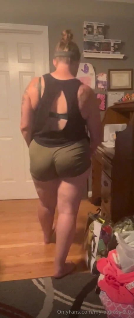 Showing off this big thick ass in shorts then telling my cuck with his 