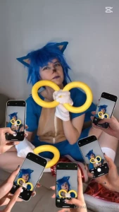 Dressing up as sonic has me feeling extra speedy - all you gotta do is