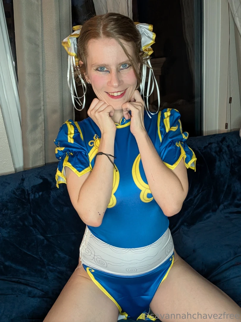 Taking down villains and taking your breath away cosplay chun-li 