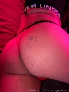 Who knew that a sports bra and a thong would get me horny enjoy to part 1