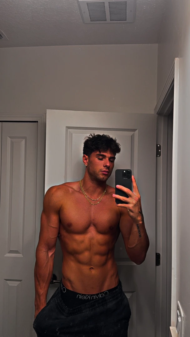 Cum watch me on live at 9 30pm est 