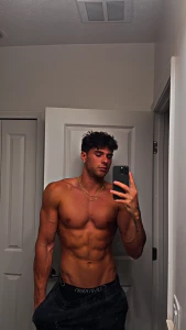 Cum watch me on live at 9 30pm est