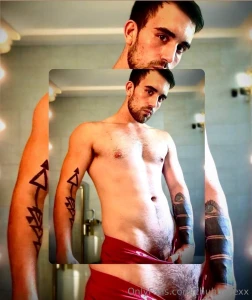 Ripped and horny 23 years old up or down i love sharing my sexuality part 50