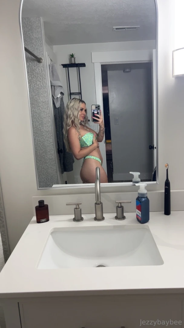 Itsjezzybaybee part 2 