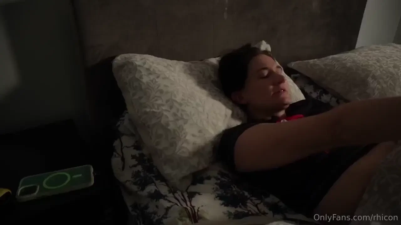 I woke up ready to fuck i called the daddy downstairs to come up for 