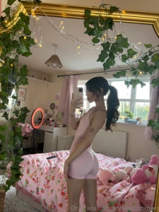 Hello from my cute room and i