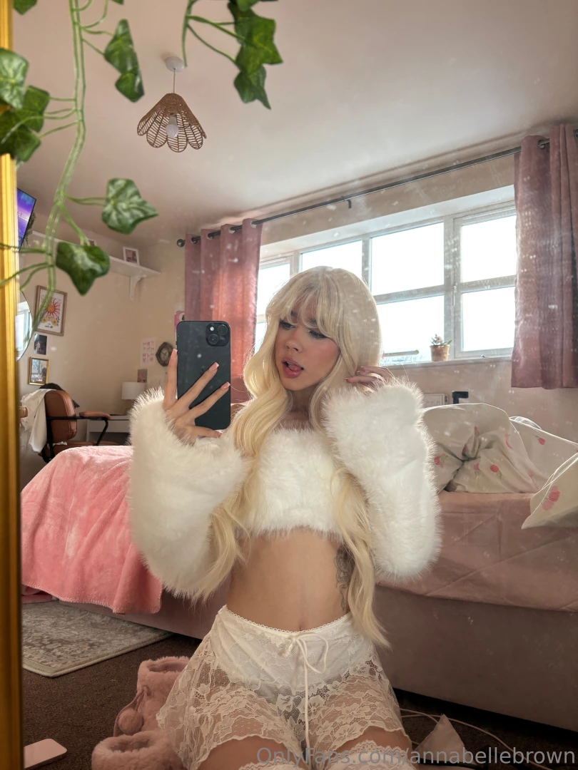 Alexa play luxurious by gwen stefani 