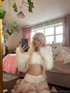 Alexa play luxurious by gwen stefani