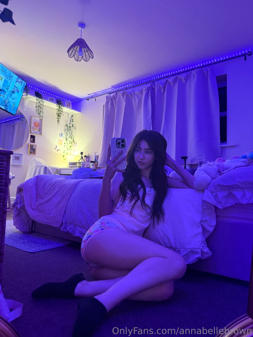 This would look 100x hotter with your handprint on my 