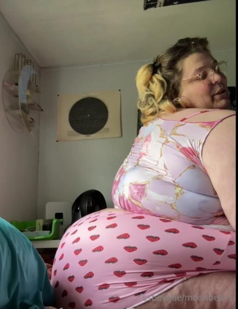 I m still alive here s a few pics okayloveyoubyyyyeee jae part 1 