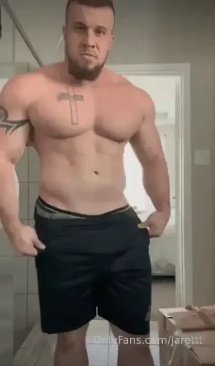 Need a strong dominant man to satisfy you in your dms tip me for a 