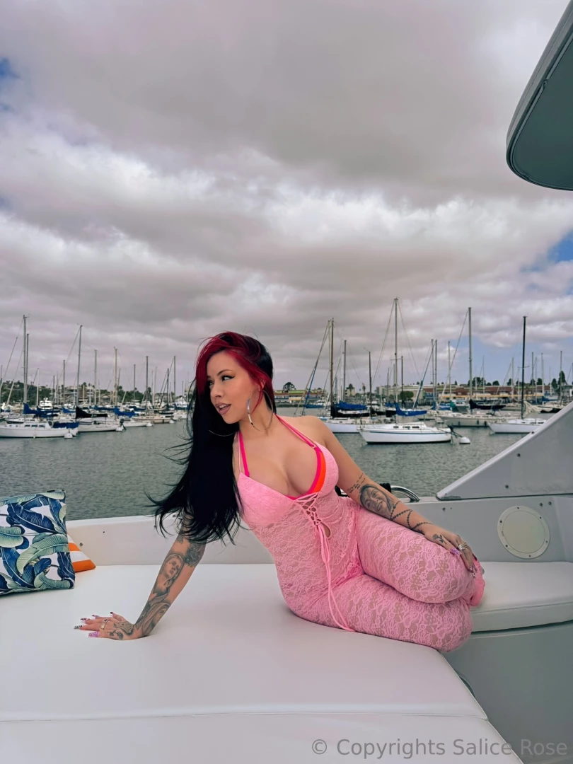 Valentines blowout sale happy valentine s day lovers who needs 