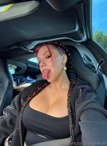 On my way to a house in the desert to make content who s ready for hot