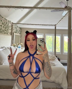 Psssst awake i gave a dildo the best hand job and titjob you ve ever