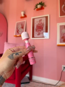 I m driving and i can t shake this horny feeling off of me i m pulling