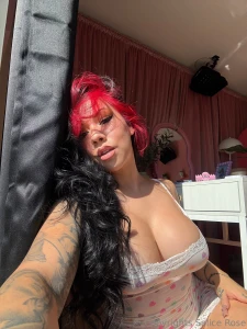 I just came so good from using a vibrator at my desk instead of