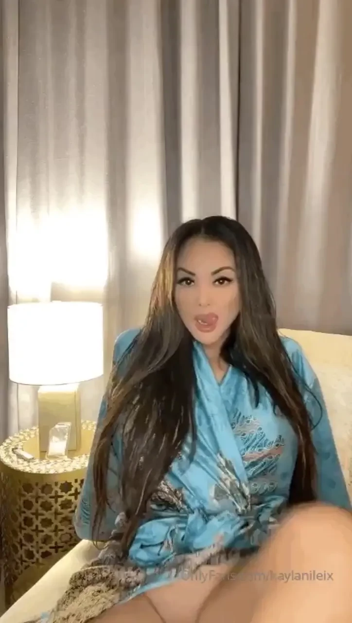 5 on this post gets you a video of me stripping out of this robe 