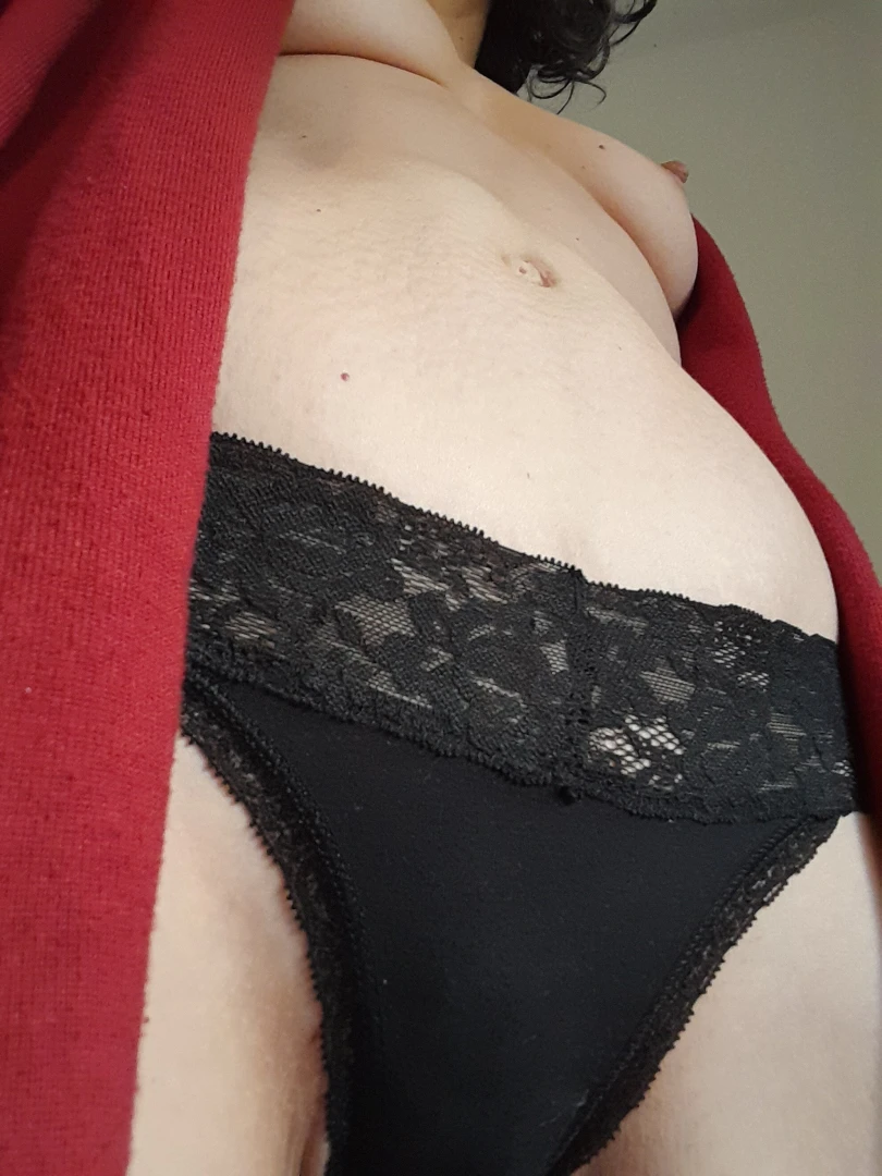 I have an addiction collecting fiery glances 