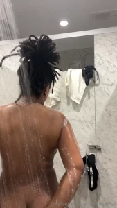 Merry x-mas eve i m dropping gifts early gym shower video