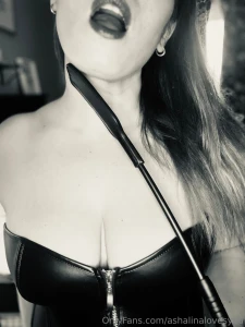 Leather and red lipstick who s your mommy some sexy pics to start your