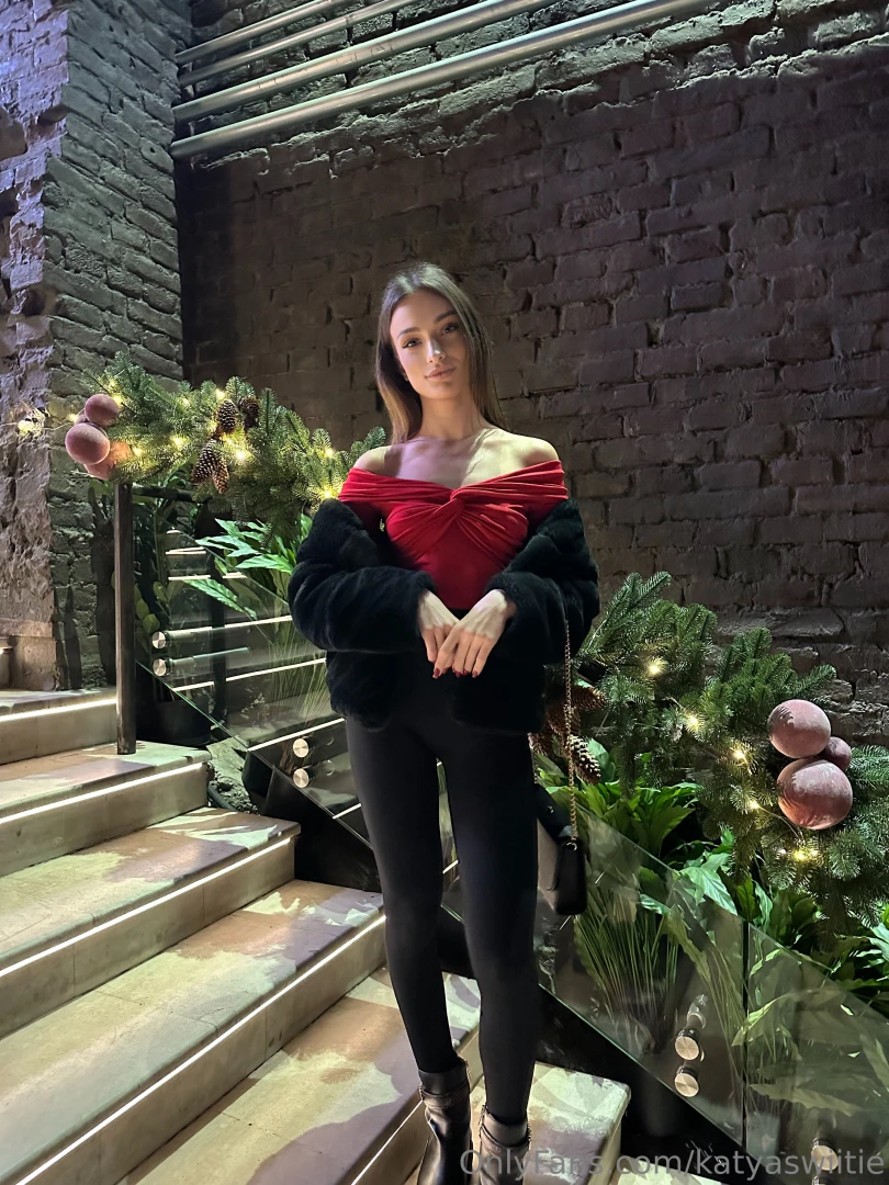 Red black and holiday sparkle part 1 