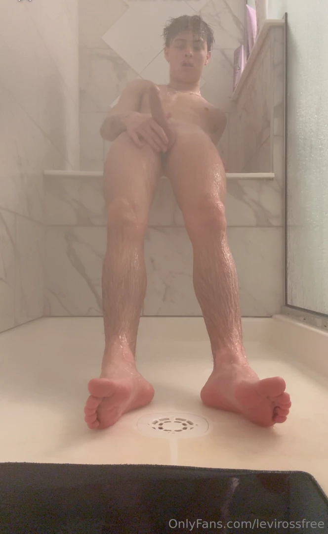 Join me in my shower for a hot and steamy jerkoff seshhh i start off 
