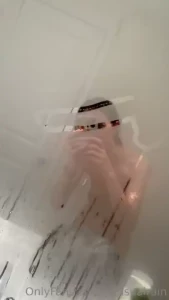 Me trying to draw a cock on the mirror how did i do