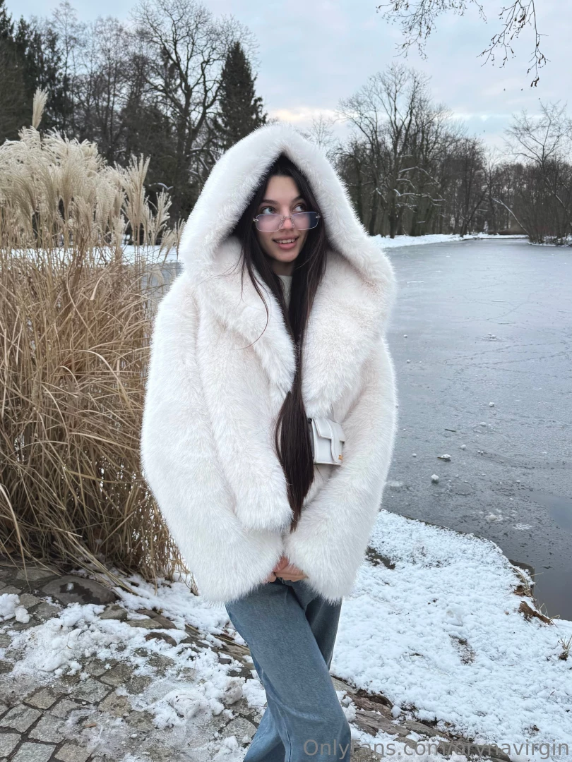 Even though i don t like the cold sometimes i feel like taking a walk 