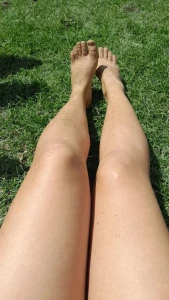 I let myself be caressed by the sun and the grass