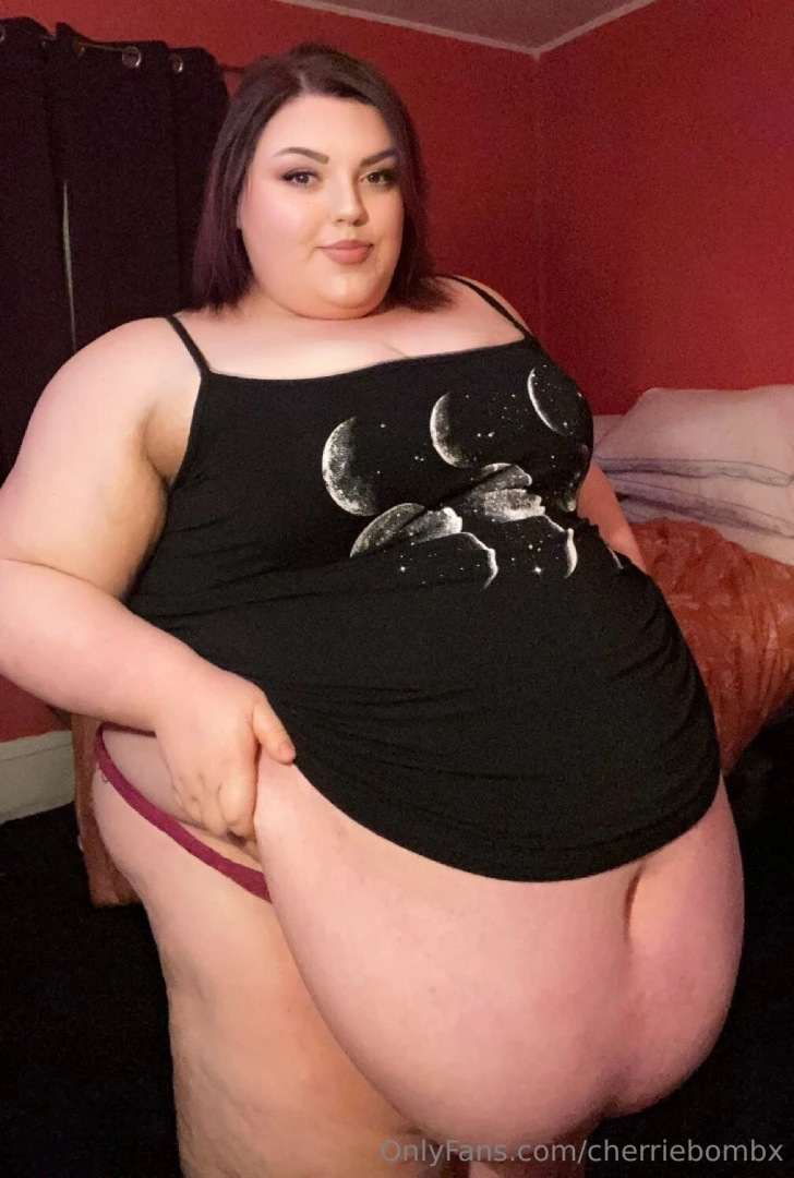 I look so cute amp fat tonight i love my belly hang 
