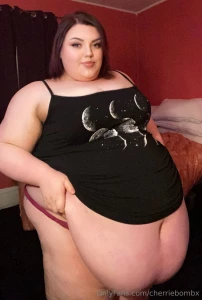 I look so cute amp fat tonight i love my belly hang