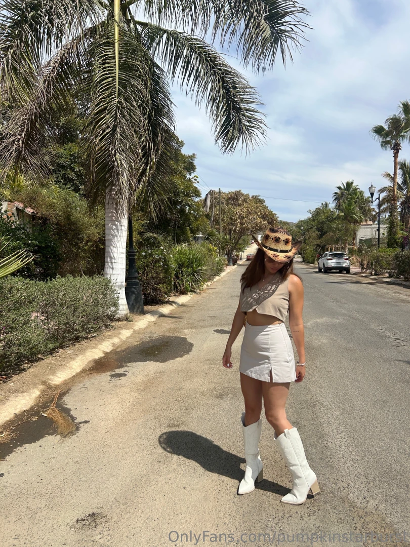 You like this cowgirl fit come tell me in dms i m curious 