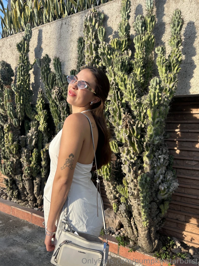 Wanna tell me how good i look today my dms are wide open 