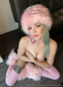 I bet i could make you blush with just one message wanna test me