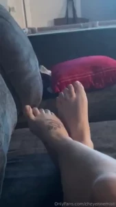 Indecisive what color i should paint my toes next