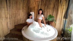 Foam bath and orgasm we have the opportunity to share with you a very